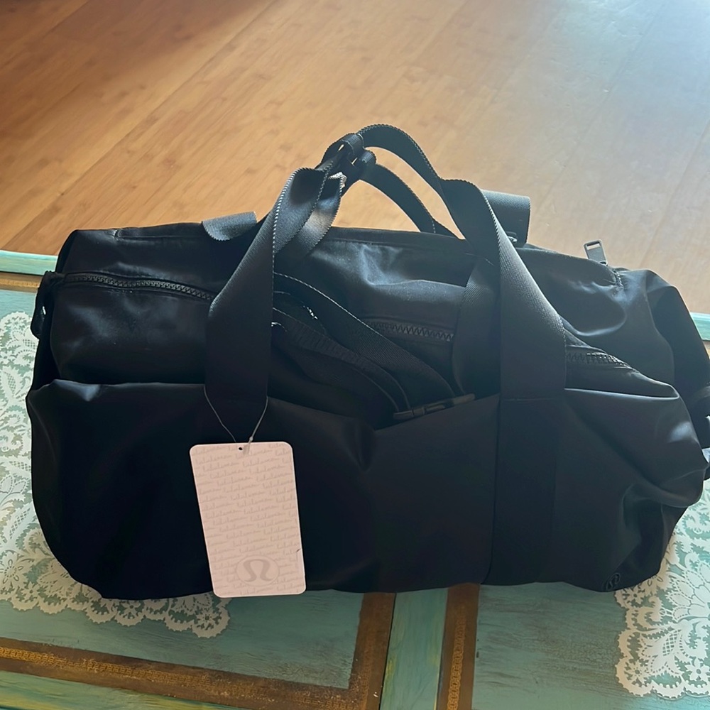 Lululemon Fast Track Duffel
